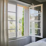 Maison Largesse, 5 Minute Walk To The Medieval Town Of Sarlat, Parking & Garden アパート