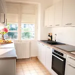 アパート Maison Largesse, 5 Minute Walk To The Medieval Town Of Sarlat, Parking & Garden サルラ・ラ・カネダ