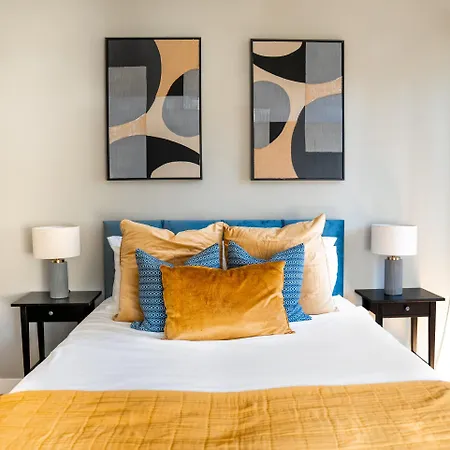 Maison Largesse, 5 Minute Walk To The Medieval Town Of Sarlat, Parking & Garden Sarlat-la-Canéda