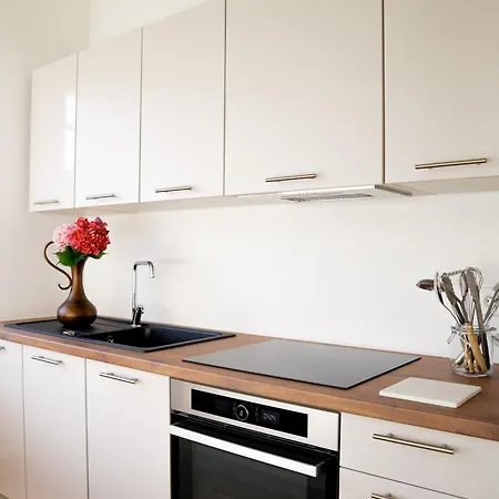 Maison Largesse, 2 Bed & 5 Minute Walk To Sarlat, Parking & Garden Apartament Sarlat-la-Canéda