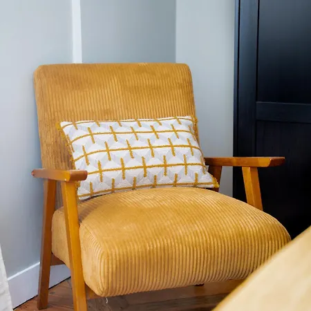 Maison Largesse, 10 Minute Walk To The Medieval Town Of דירה *