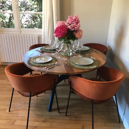 Appartement Maison Largesse, 5 Minute Walk To The Medieval Town Of Sarlat, Parking & Garden