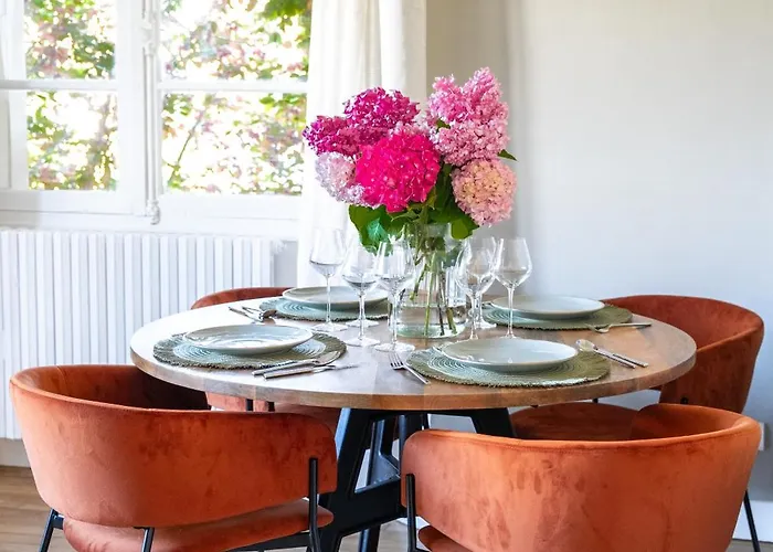 Maison Largesse, 5 Minute Walk To The Medieval Town Of Sarlat, Parking & Garden Appartement