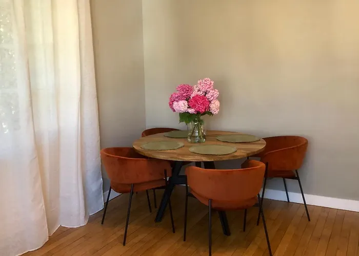 Maison Largesse, 5 Minute Walk To The Medieval Town Of Sarlat, Parking & Garden * Sarlat-la-Canéda