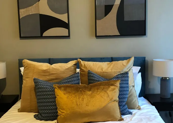 Maison Largesse, 5 Minute Walk To The Medieval Town Of Sarlat, Parking & Garden Appartement *